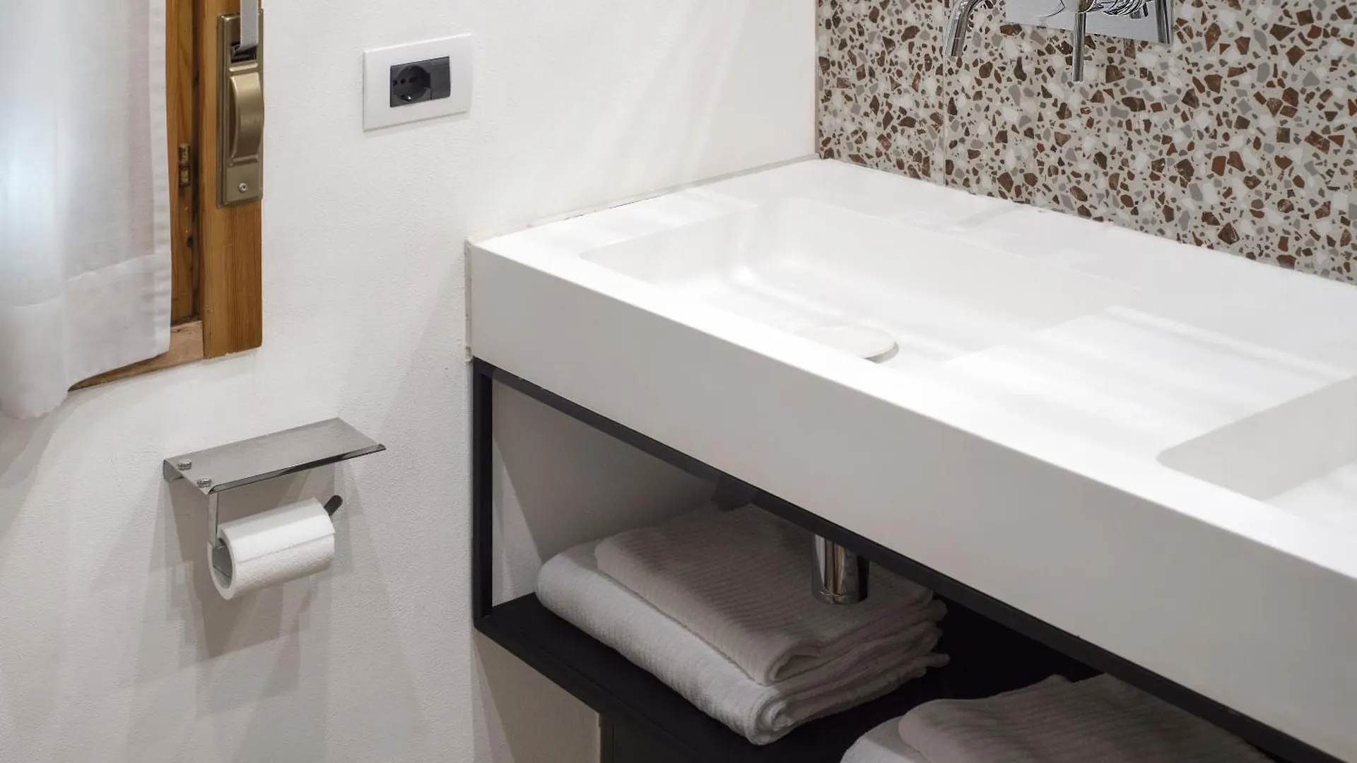Piccolo Hotel Aurora Abbadia San Salvator 3*,