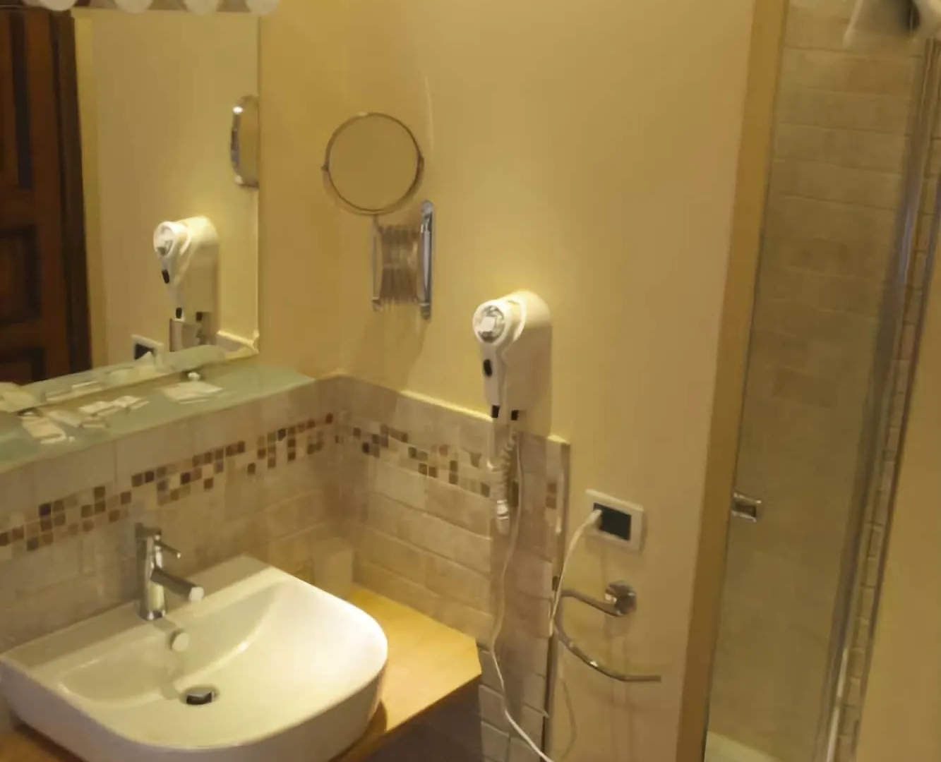 Piccolo Hotel Aurora Abbadia San Salvator 3*,  Italy