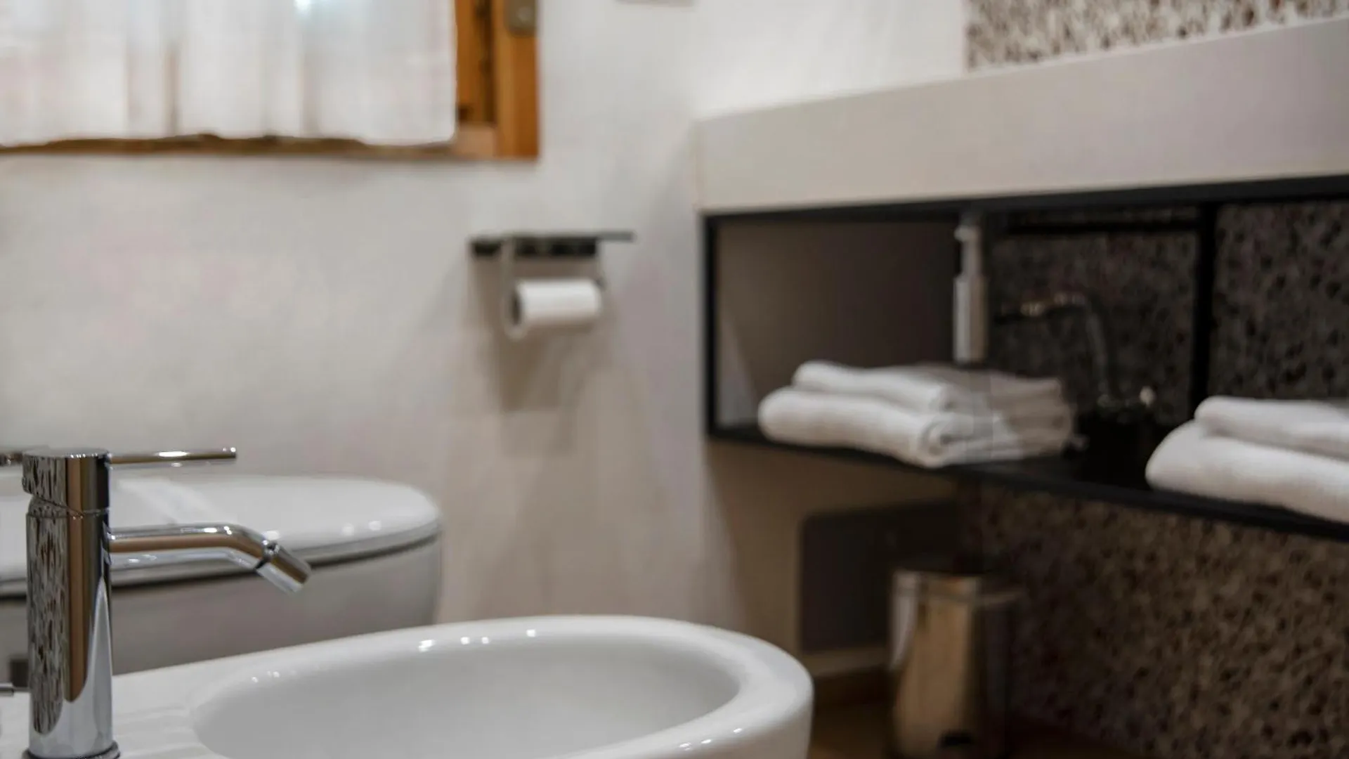Piccolo Hotel Aurora Abbadia San Salvator Italy